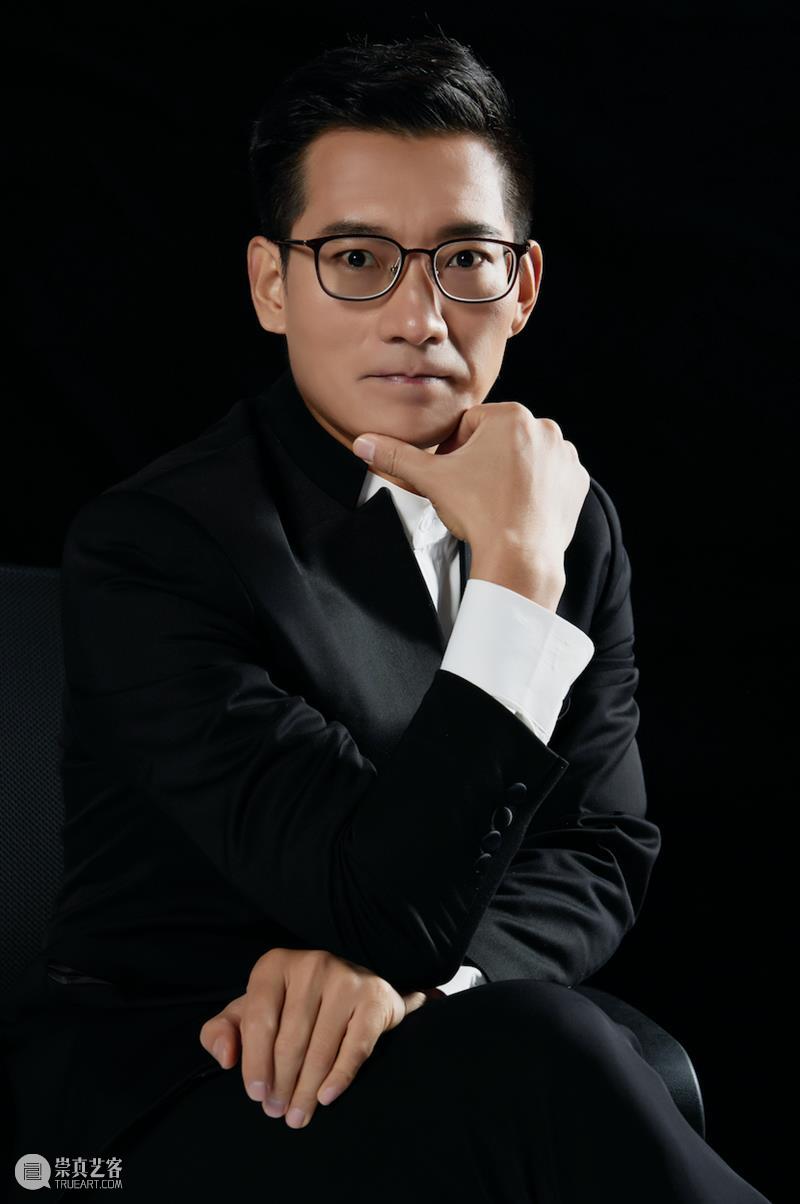 纽约时代广场公益广告聚焦中国音乐家,上海歌剧院院长许忠为歌剧“代言” 崇真艺客