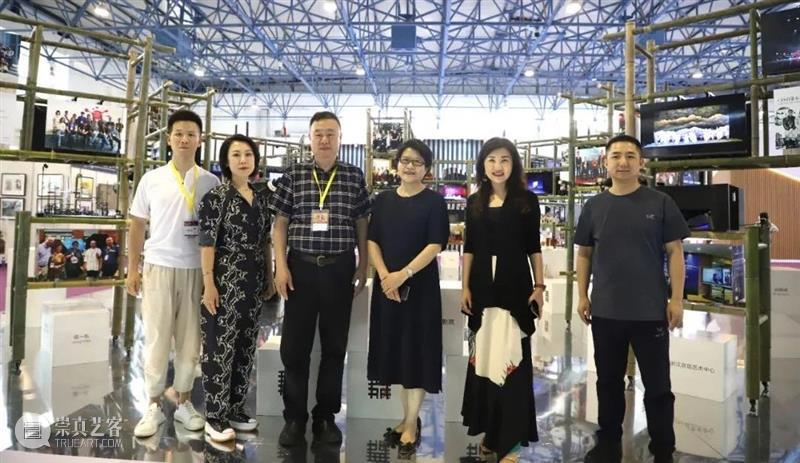 各省市丨​华盛篇章启，造美之人来——浙江省舞台美术学会展区纵览 舞台 展区 美术 学会 浙江省 华盛 篇章 上方 中国舞台美术学会 右上 崇真艺客