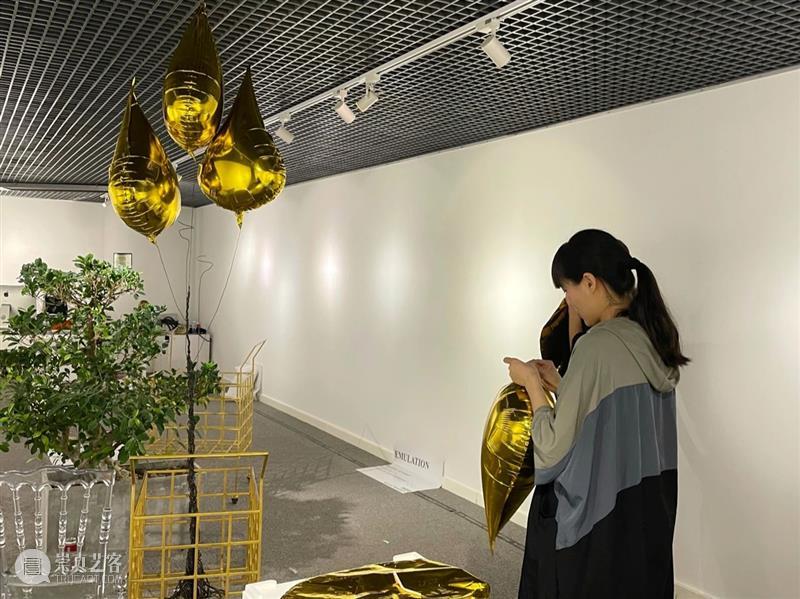 黄蓝 | 生活中真正波涛汹涌的事是不被看见的 ARTIST INTERVIEW | HUANG LAN 黄蓝 LAN 生活 INTERVIEW 作品 人鱼计划 系列 购物车 圣水 芳草地 崇真艺客