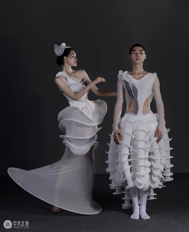 分享丨2021上海戏剧学院艺术季艺术造型展演 上海戏剧学院 艺术季 艺术 造型 上方 中国舞台美术学会 右上 星标 本文 上海 崇真艺客