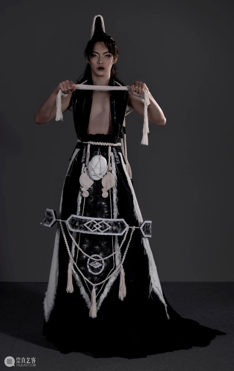 分享丨2021上海戏剧学院艺术季艺术造型展演 上海戏剧学院 艺术季 艺术 造型 上方 中国舞台美术学会 右上 星标 本文 上海 崇真艺客