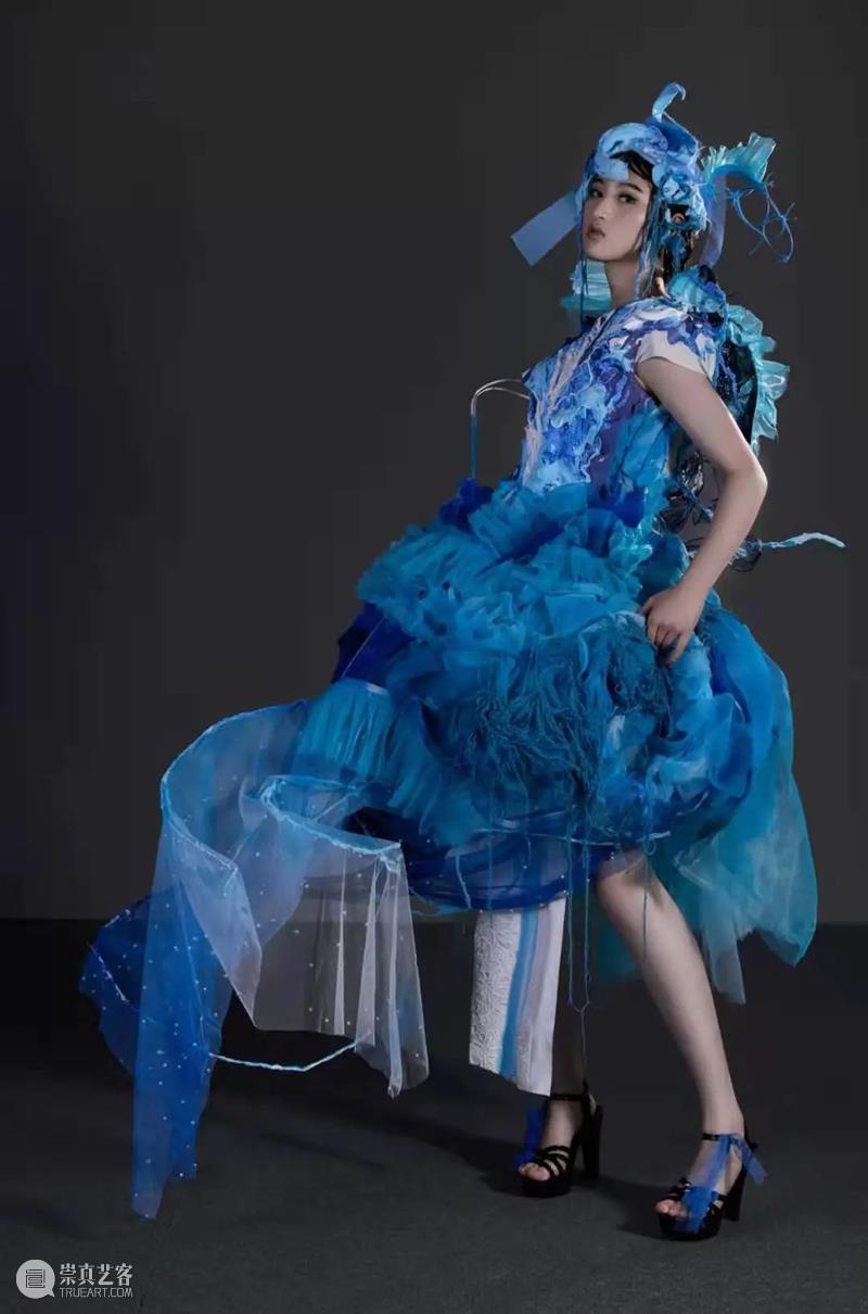 分享丨2021上海戏剧学院艺术季艺术造型展演 上海戏剧学院 艺术季 艺术 造型 上方 中国舞台美术学会 右上 星标 本文 上海 崇真艺客