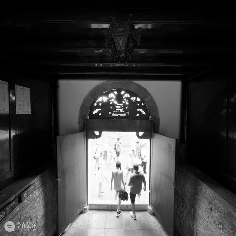 2021多彩贵州·第十四届中国原生态国际摄影大展《记录》青岩古镇 /赵大督 贵州 中国 原生态 国际 大展 青岩古镇 记录 赵大督 中共 贵州省委宣传部 崇真艺客
