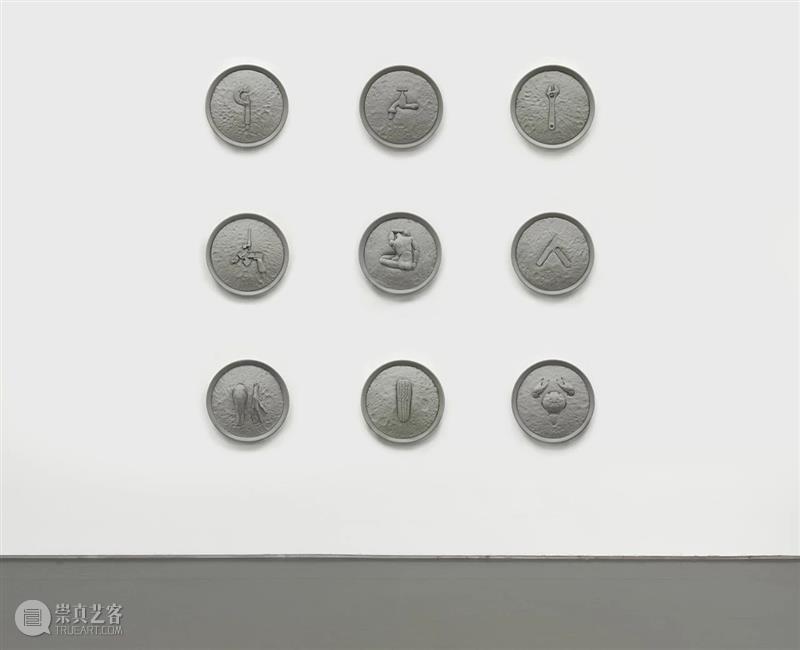 过去的未来主义艺术家：高磊  北京当代艺博会 过去 未来 主义 高磊 艺术家 高磊左 万物 遗迹 现场 签名 崇真艺客