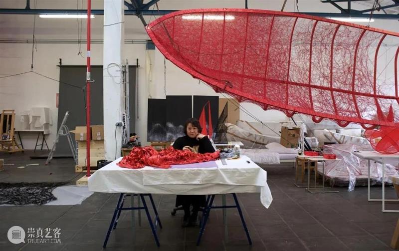 【IFA-艺术赏析】Chiharu Shiota | 时间和空间的编织者 Shiota 艺术 时间 空间 IFA 编织者 盐田千春 大阪 柏林 京都精华大学 崇真艺客