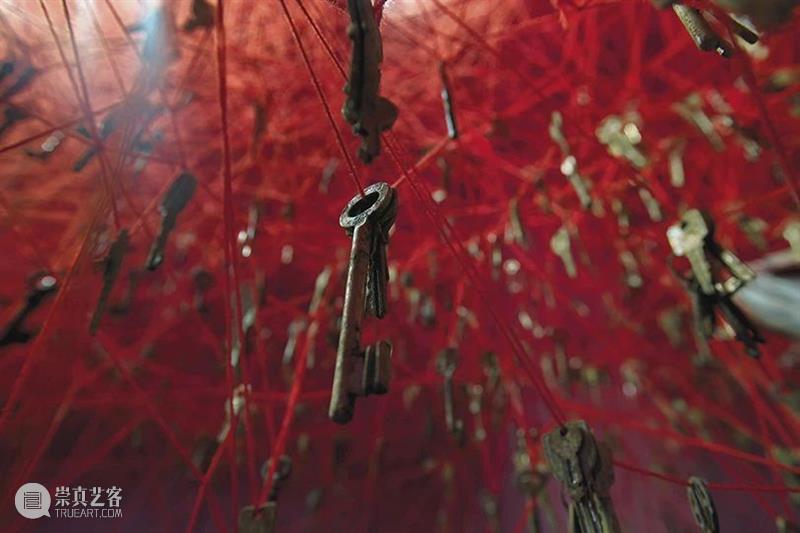 【IFA-艺术赏析】Chiharu Shiota | 时间和空间的编织者 Shiota 艺术 时间 空间 IFA 编织者 盐田千春 大阪 柏林 京都精华大学 崇真艺客