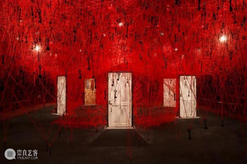 【IFA-艺术赏析】Chiharu Shiota | 时间和空间的编织者 Shiota 艺术 时间 空间 IFA 编织者 盐田千春 大阪 柏林 京都精华大学 崇真艺客