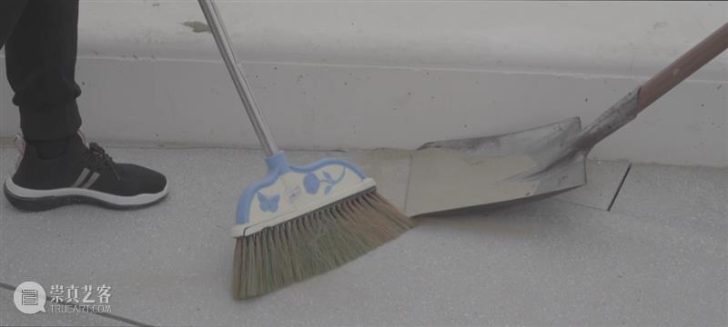 多伦VOICE | VOL.60 姬京璐:西西弗斯的快乐沙丘上容不得半点沙子 多伦 VOICE 姬京璐 西西弗斯 沙丘 沙子 艺术 作品 系列 当前 崇真艺客