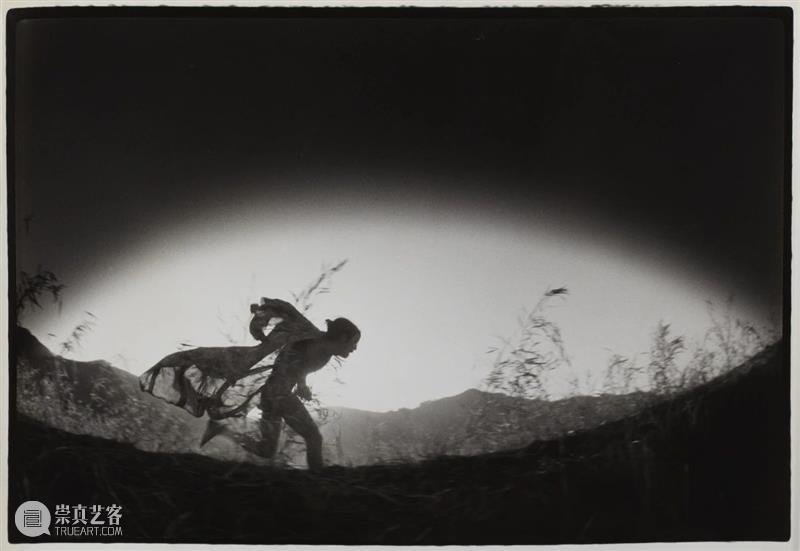 展览 | 细江剧场：“重要的是自己的方式，抛弃一切既成观念，即使不是摄影也不在乎。” 方式 观念 剧场 细江英公 蔷薇刑 木格堂 细江英公写真展 作品 实验性 成名作 崇真艺客