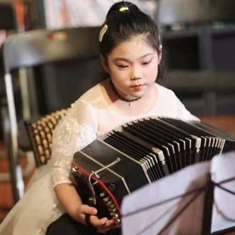 Concierto | 马拉松之夏 班多钮训练营·上海音乐会 马拉松 训练营 上海 音乐会 班多钮 Concierto 阿根廷共和国 上海总领事馆 上海塞万提斯图书馆 丹丹班多钮工作室 崇真艺客