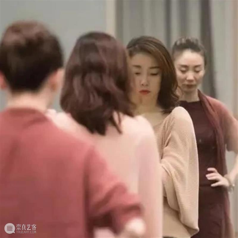 《渔光曲》《丽人行》背后，制造“爆款”的“双子星”竟是她们…… 丽人行 渔光曲 双子星 背后 爆款 舞蹈诗剧 只此青绿 千里江山图 舞剧 编导 崇真艺客
