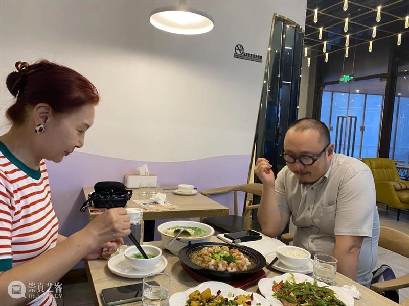 A4驻留 | 活动预告：工作室开放日来了，8月宜你来做客 工作室 开放日 成都 艺术家们 艺术创作 当地 灵感 麓湖 A4美术馆 社区 崇真艺客