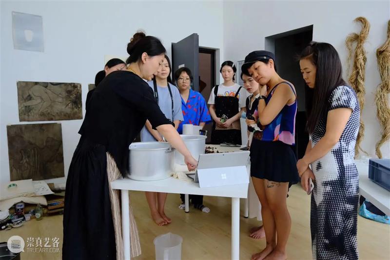 A4驻留 | 活动预告：工作室开放日来了，8月宜你来做客 工作室 开放日 成都 艺术家们 艺术创作 当地 灵感 麓湖 A4美术馆 社区 崇真艺客