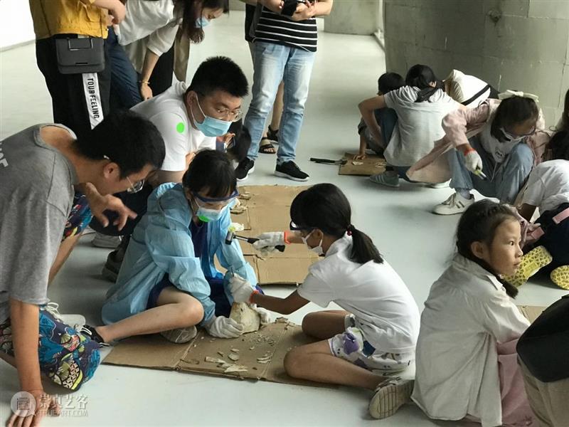 当文艺复兴遇上恐龙？喜玛拉雅美术馆的公益活动回顾！  欢迎来到 公益 活动 喜玛拉雅美术馆 文艺复兴 恐龙 喜玛拉雅美术馆联合上海艺 平台 博物 频道 创始人 崇真艺客