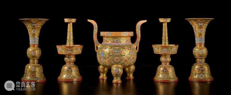 纽约亚洲艺术周领衔拍品 | 完整一套金地粉彩敬佛五供首现拍场 亚洲 艺术 拍品 金地 粉彩 纽约 蘇富比 瓷器 拍卖场 形制 崇真艺客