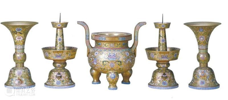 纽约亚洲艺术周领衔拍品 | 完整一套金地粉彩敬佛五供首现拍场 亚洲 艺术 拍品 金地 粉彩 纽约 蘇富比 瓷器 拍卖场 形制 崇真艺客