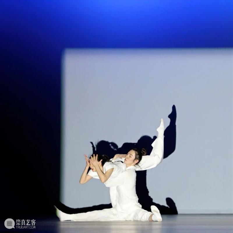 从《隐秘的角落》作曲到演唱会级舞美设计,他们只为邀你探寻时间背后的秘密 时间 隐秘的角落 演唱会级 舞美 背后 秘密 明星 舞者 实力 班底 崇真艺客