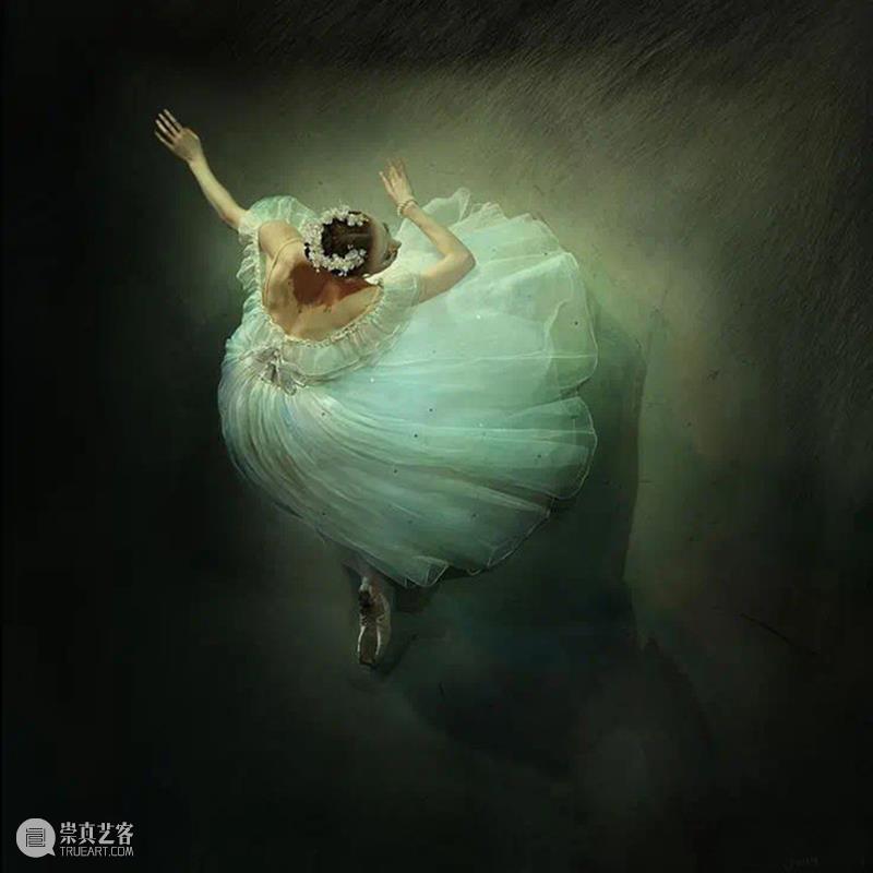 摄影 | 摄影的丰富细节与绘画的狂放线条相结合，一幅幅如画如影的印象芭蕾 细节 狂放 线条 印象 芭蕾 上方 中国舞台美术学会 右上 星标 本文 崇真艺客