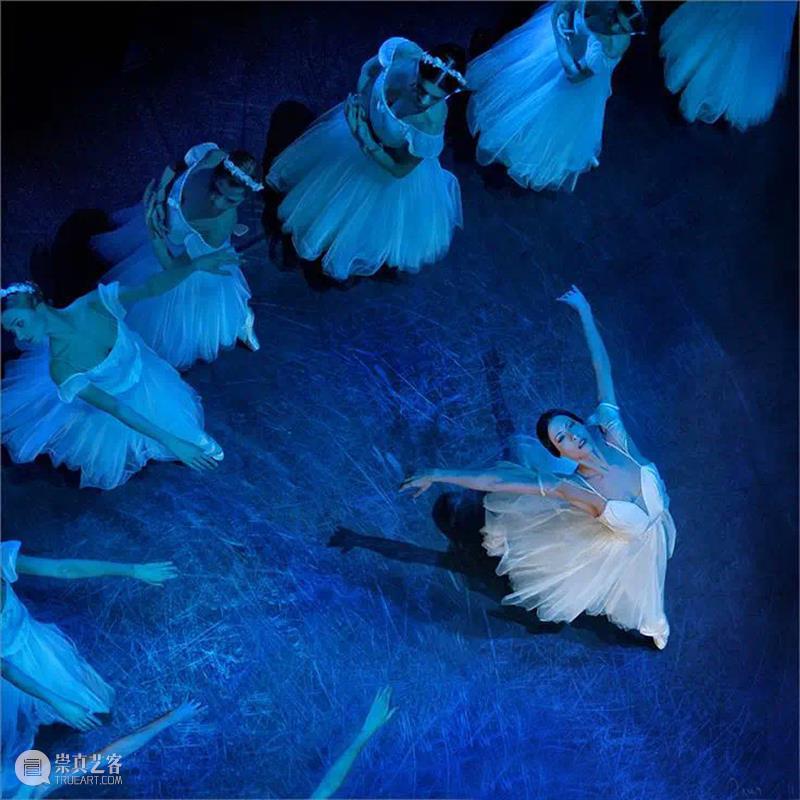 摄影 | 摄影的丰富细节与绘画的狂放线条相结合，一幅幅如画如影的印象芭蕾 细节 狂放 线条 印象 芭蕾 上方 中国舞台美术学会 右上 星标 本文 崇真艺客
