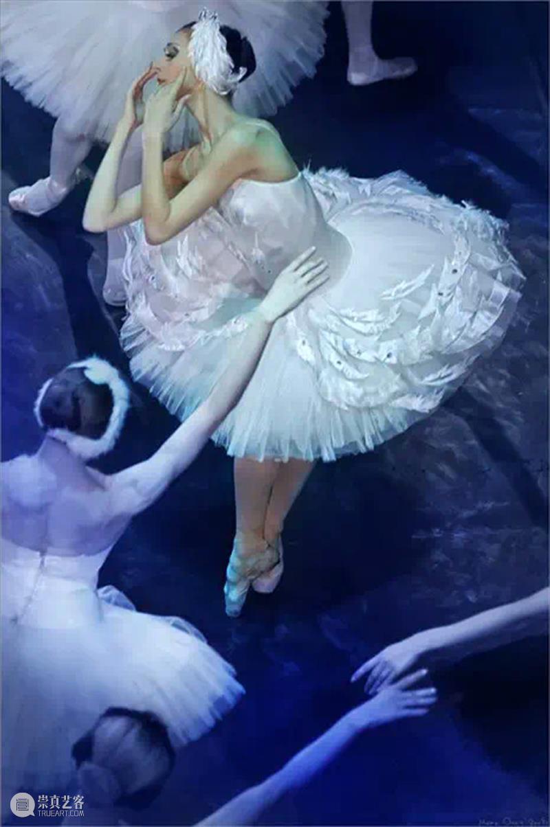 摄影 | 摄影的丰富细节与绘画的狂放线条相结合，一幅幅如画如影的印象芭蕾 细节 狂放 线条 印象 芭蕾 上方 中国舞台美术学会 右上 星标 本文 崇真艺客