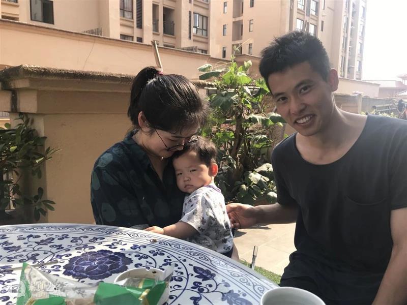 30周年 | 李严 - 有幸成为红门画廊的一员 红门画廊 李严 一员 二维码 时间 Yan 记忆 布朗 名词 朋友 崇真艺客
