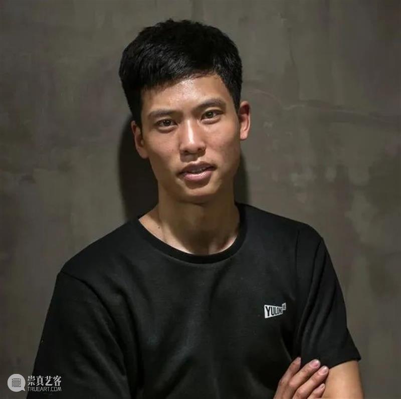 30周年 | 李严 - 有幸成为红门画廊的一员 红门画廊 李严 一员 二维码 时间 Yan 记忆 布朗 名词 朋友 崇真艺客