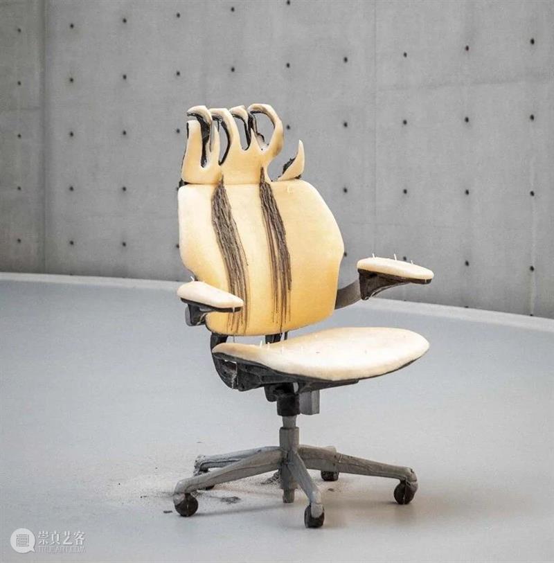 逐渐融化的雕塑装置 —— UNTITLED 装置 雕塑 瑞士 艺术家 乌斯·菲舍尔 urs fischer 蜡像 商业 交易所 崇真艺客