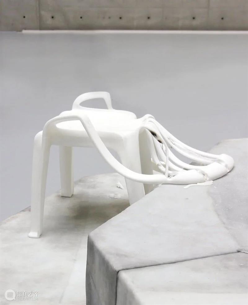 逐渐融化的雕塑装置 —— UNTITLED 装置 雕塑 瑞士 艺术家 乌斯·菲舍尔 urs fischer 蜡像 商业 交易所 崇真艺客