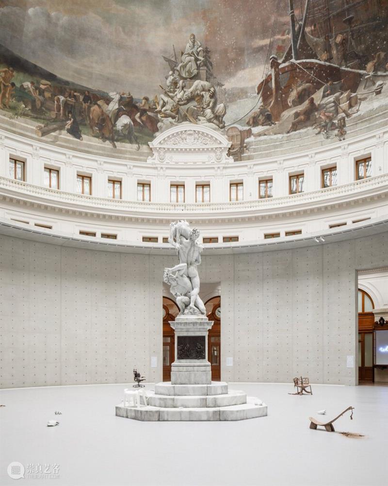 逐渐融化的雕塑装置 —— UNTITLED 装置 雕塑 瑞士 艺术家 乌斯·菲舍尔 urs fischer 蜡像 商业 交易所 崇真艺客