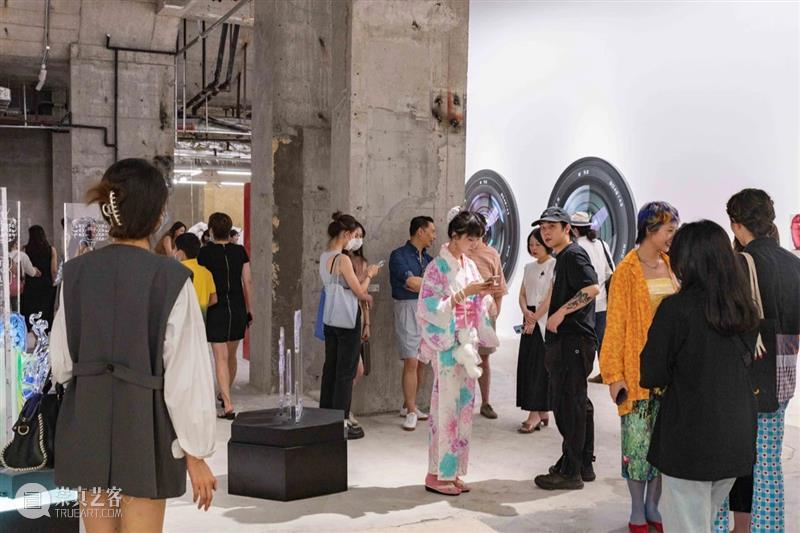 开幕现场 | “USB多端口链接展”第一站—没顶画廊 画廊 USB多端口 现场 USB 多端口 艺术家 策展人 蔡坚 王将 方阳 崇真艺客