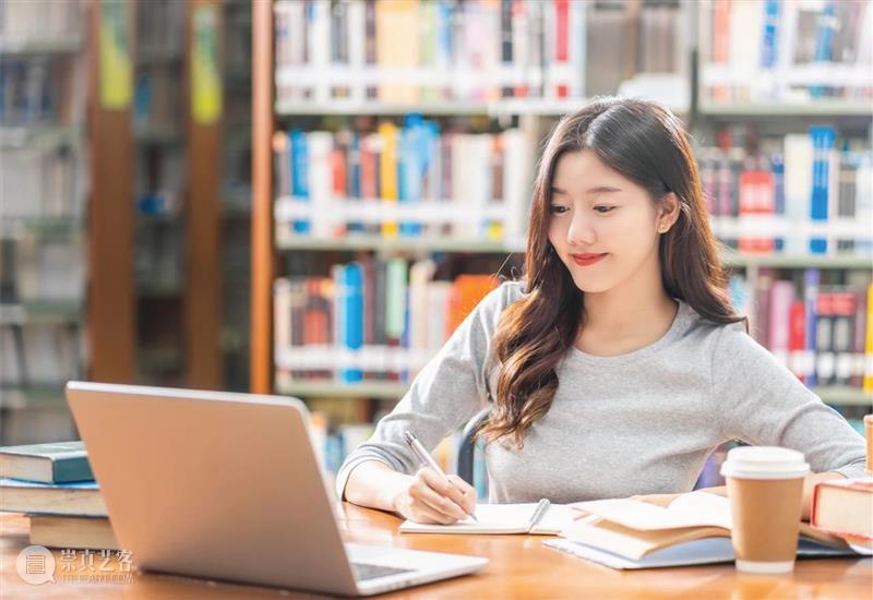 海沃氏青少年学习桌椅套装，助力学习与健康 青少年 海沃氏 桌椅 套装 系列 电视剧 社会 教育部 政策 市场 崇真艺客