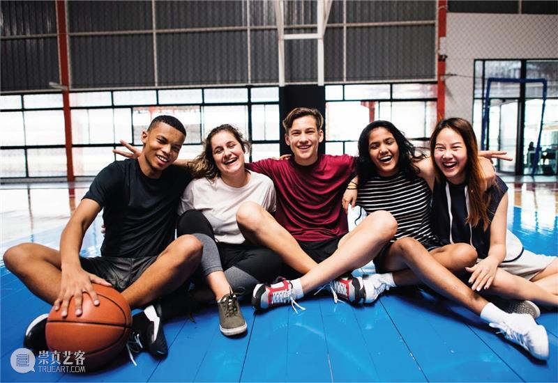 海沃氏青少年学习桌椅套装，助力学习与健康 青少年 海沃氏 桌椅 套装 系列 电视剧 社会 教育部 政策 市场 崇真艺客