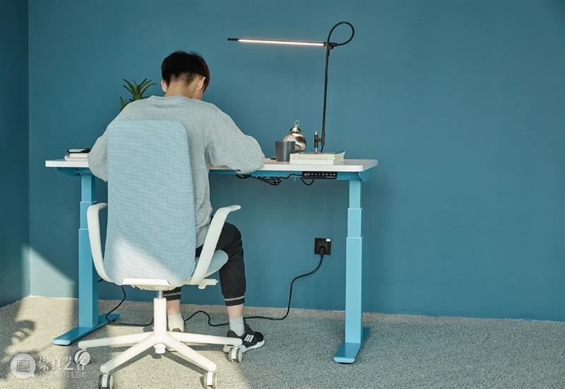 海沃氏青少年学习桌椅套装，助力学习与健康 青少年 海沃氏 桌椅 套装 系列 电视剧 社会 教育部 政策 市场 崇真艺客