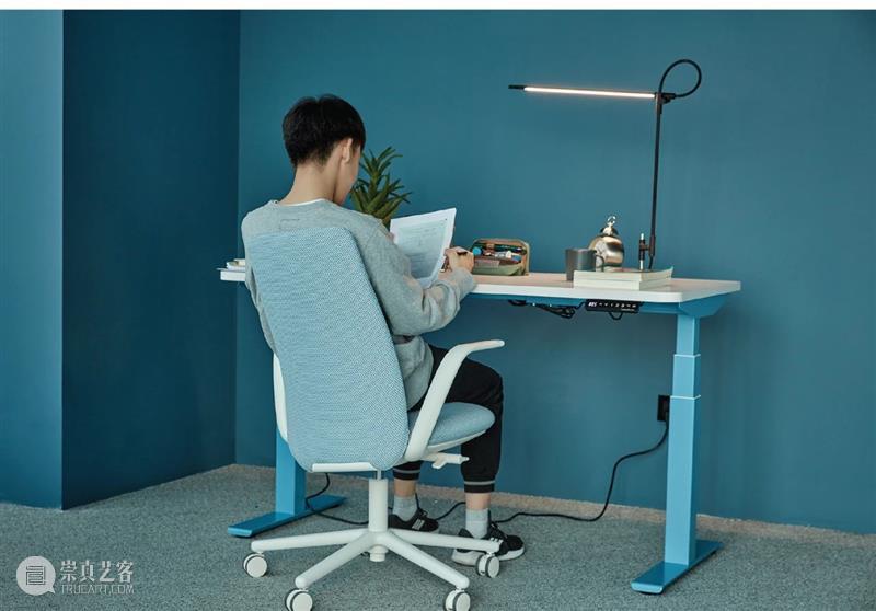 海沃氏青少年学习桌椅套装，助力学习与健康 青少年 海沃氏 桌椅 套装 系列 电视剧 社会 教育部 政策 市场 崇真艺客
