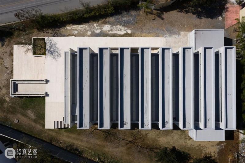 柱墙梁板一体化，新火典礼教堂 / WRKSHP 新火 典礼 教堂 WRK SHP 梁板 JorgeT aboada 空间 自然光 崇真艺客