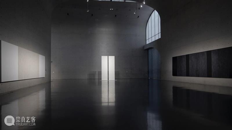 正在展出｜玛丽·阔思 (Mary Corse) 个展「以光作画」｜龙美术馆 玛丽 阔思 龙美术馆 Corse 个展 现场 西岸 韩小易 亚洲 首场 崇真艺客