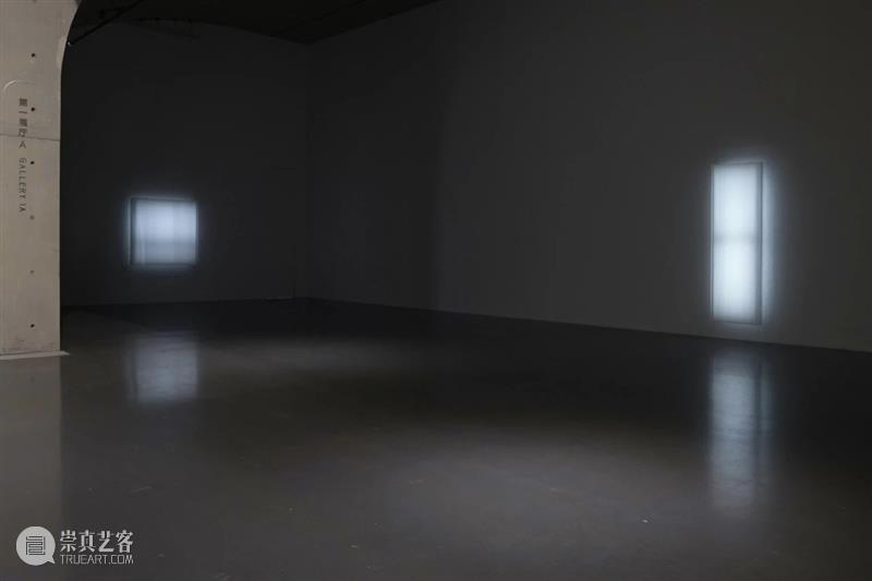 正在展出｜玛丽·阔思 (Mary Corse) 个展「以光作画」｜龙美术馆 玛丽 阔思 龙美术馆 Corse 个展 现场 西岸 韩小易 亚洲 首场 崇真艺客
