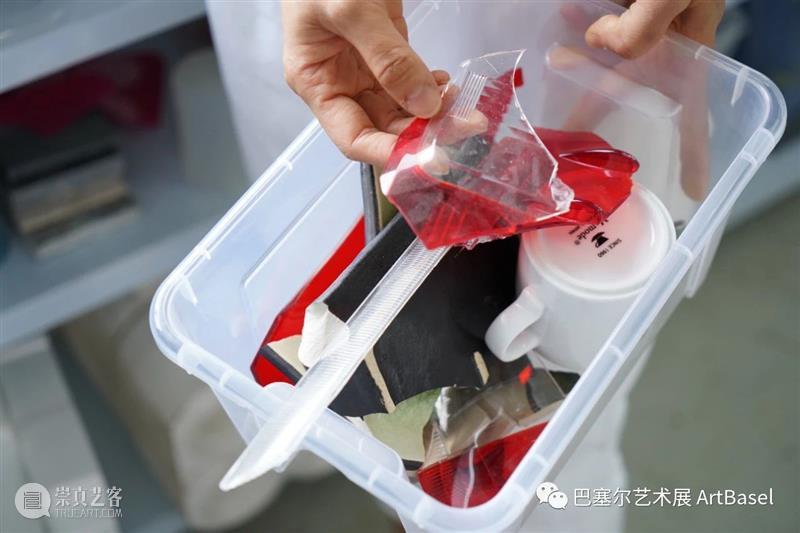 香港艺术家陈丽同的创作背后，源于古董与社区物料的灵感 陈丽 香港 艺术家 古董 物料 背后 灵感 社区 工作室 图片 崇真艺客