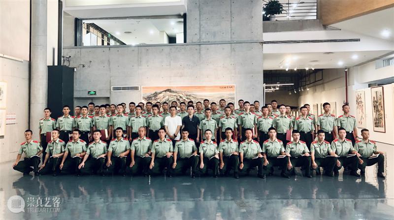 武警官兵参观罗湖美术馆红色主题中国画展 红色 主题 中国 武警 官兵 罗湖美术馆 画展 丹青 气象 画卷 崇真艺客