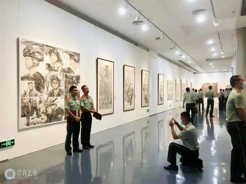 武警官兵参观罗湖美术馆红色主题中国画展 红色 主题 中国 武警 官兵 罗湖美术馆 画展 丹青 气象 画卷 崇真艺客
