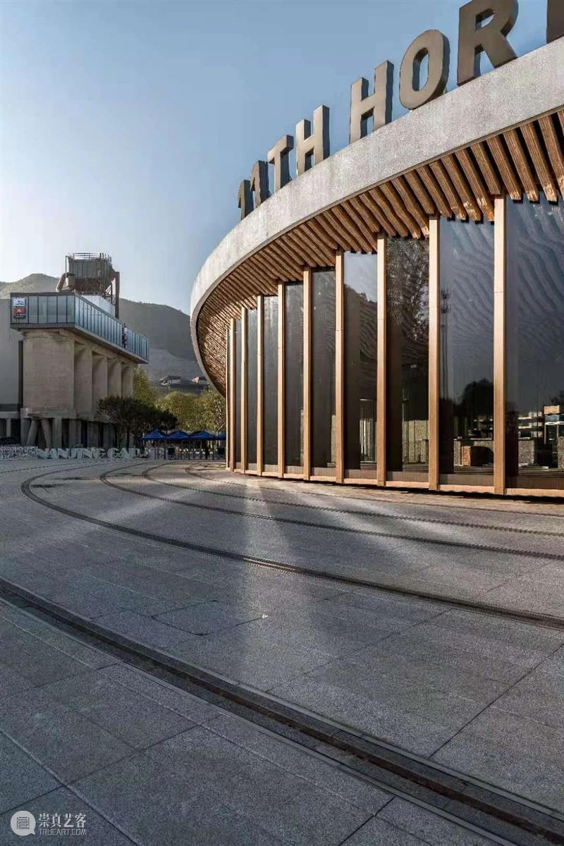 机械臂建造，南京园博园2号口 / 同道建筑+大界机器人 视频资讯 RoboticPlus.AI 大界 南京 园博园2号 建筑 机器人 机械臂 同道 雒建利 郭靖 口胶合木 崇真艺客