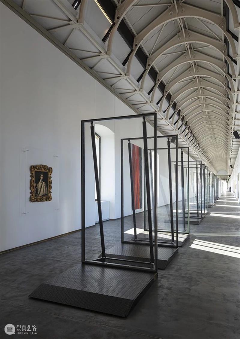 Sprüth Magers 艺术家 | 安妮·伊姆霍夫(Anne Imhof)里沃利城堡当代艺术博物馆个展:性 安妮 伊姆霍夫 Anne Imhof 当代艺术博物馆 个展 艺术家 Sprüth Magers 里沃利城堡 崇真艺客