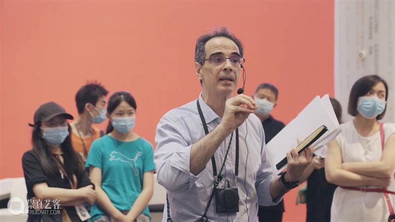 【艺博微视】第14期 | 穿越设计时空的音符（ “设计乌托邦”延期至10·7） 音符 乌托邦 艺博微视 时空 现代 音乐 展厅 瞬间 广场 人群 崇真艺客