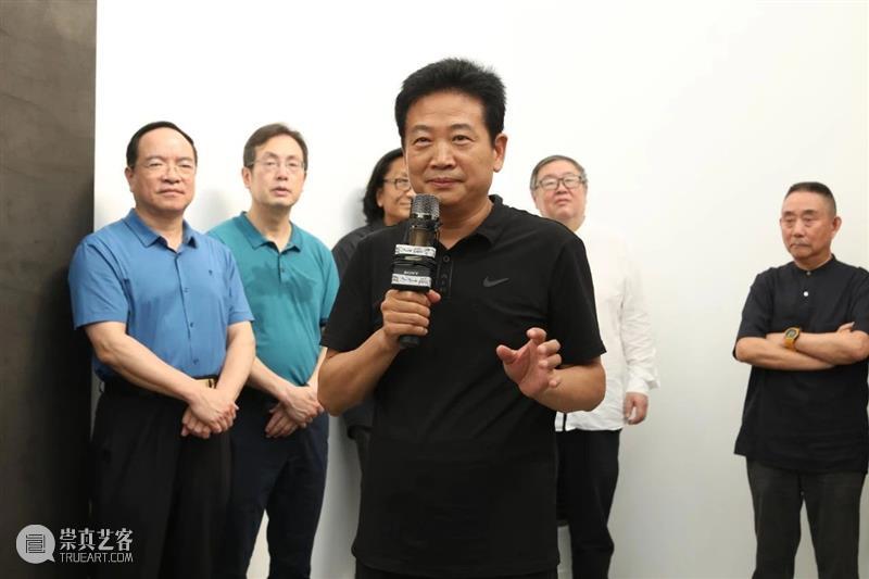 亚洲视频 | 二即一：王绍强个展 崇真艺客