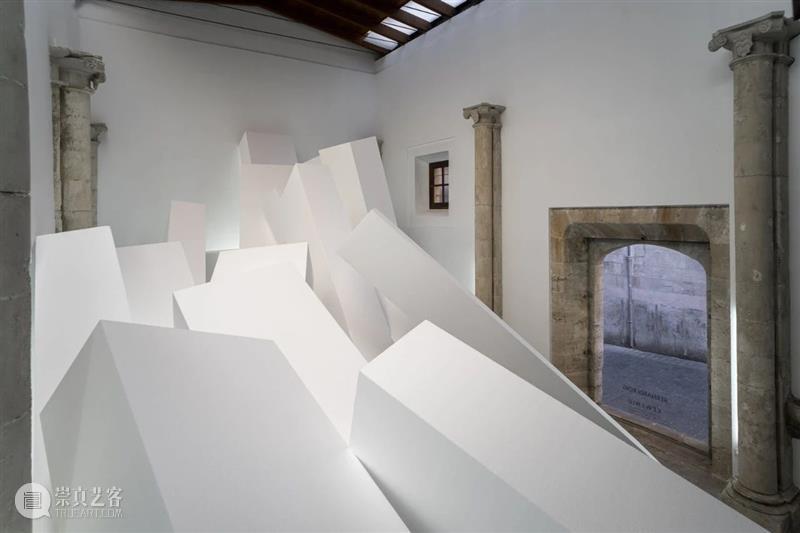 同行/没有人能直视强光 | Bernardí Roig Bernardí 同行 强光 Roig 西班牙 艺术家 作品 雕塑 灯光 装置 崇真艺客