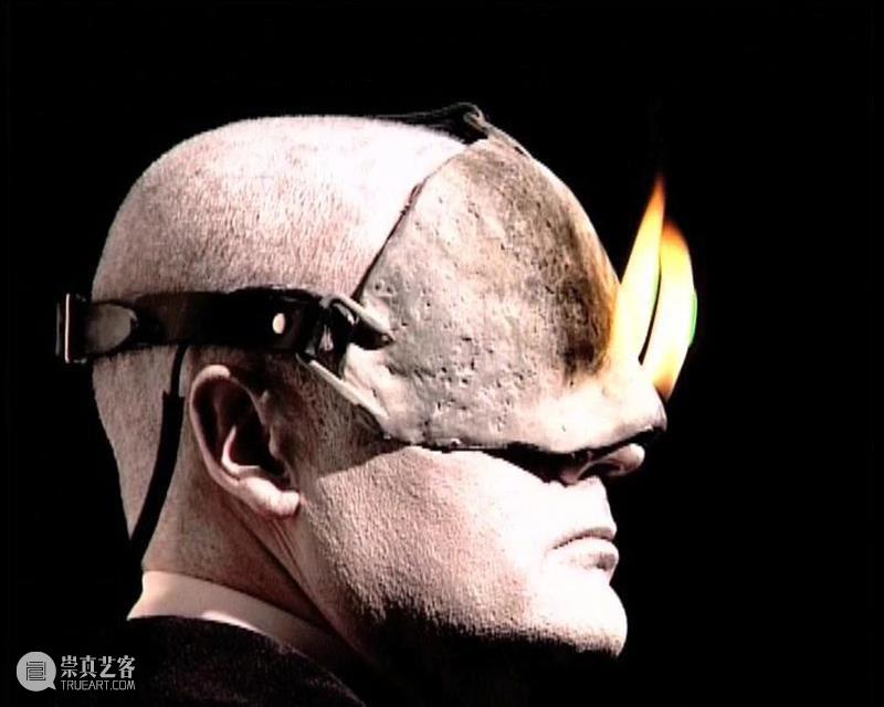 同行/没有人能直视强光 | Bernardí Roig Bernardí 同行 强光 Roig 西班牙 艺术家 作品 雕塑 灯光 装置 崇真艺客