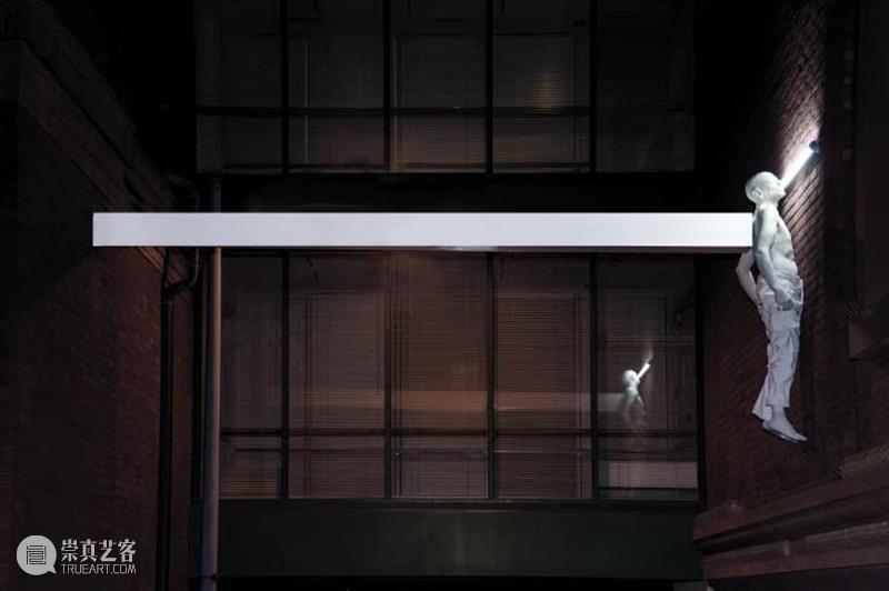 同行/没有人能直视强光 | Bernardí Roig Bernardí 同行 强光 Roig 西班牙 艺术家 作品 雕塑 灯光 装置 崇真艺客