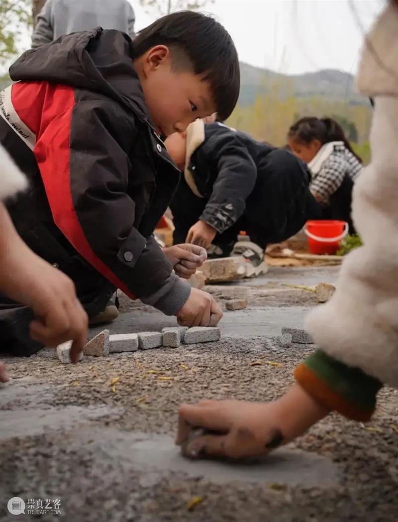 99公益日 | 送孩子最好的礼物是什么?送TA一份关于未来的可能性 未来 礼物 孩子 公益 可能性 乡村 小朋友 艺术 自然 地方 崇真艺客