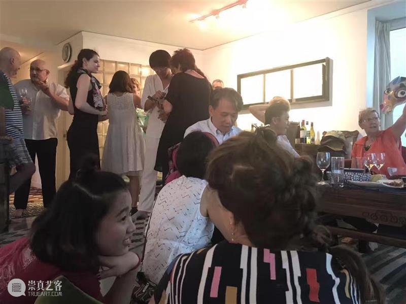 30周年 | 来自世界各地的艺术家一起交流、展览、座谈,太多有意思的活动 艺术家 世界 各地 活动 二维码 红门画廊 时间轴 Bosques 记忆 Vivian 崇真艺客