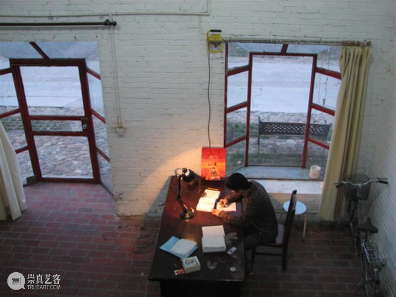 30周年 | 来自世界各地的艺术家一起交流、展览、座谈，太多有意思的活动 艺术家 世界 各地 活动 二维码 红门画廊 时间轴 Bosques 记忆 Vivian 崇真艺客
